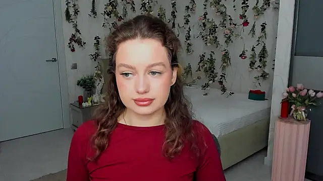 MiracleCurly online show from April 5, 10:03 am