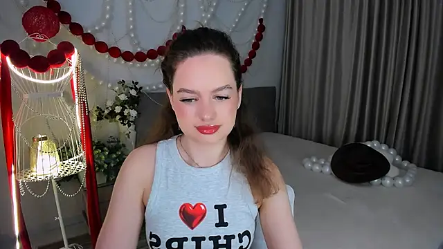 MiracleCurly online show from March 26, 7:48 pm