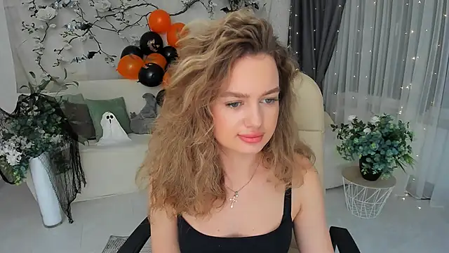 MiracleCurly online show from October 28, 7:41 pm