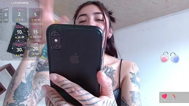 ZoeBakers  online show from June 1, 5:36 pm