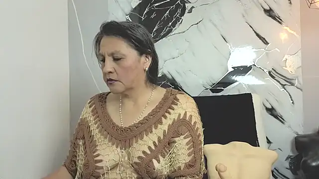 merlyna goldens online show from October 12, 2:25 am