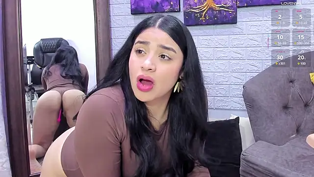 Paula Desousa online show from January 17, 10:39 pm