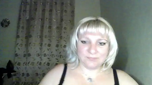 Snapshot of MeilomaWesa chatting on October 20, 9:18 pm MeilomaWesa online show from October 20, 9:18 pm
