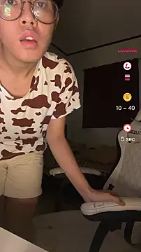 Plaxtique online show from January 10, 9:36 am