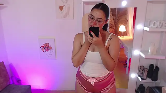  Kim  M online show from January 16, 1:29 pm