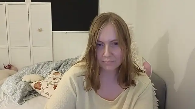 lilleambi online show from March 6, 8:37 pm