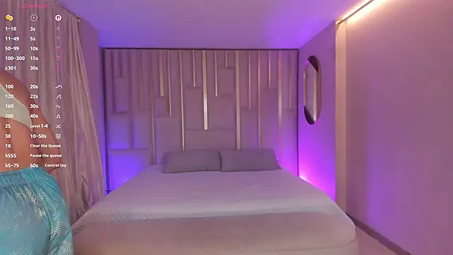 LizzHamilton   online show from March 26, 12:29 pm