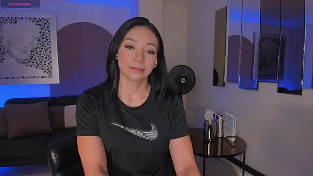 LizzHamilton   online show from November 13, 9:36 pm