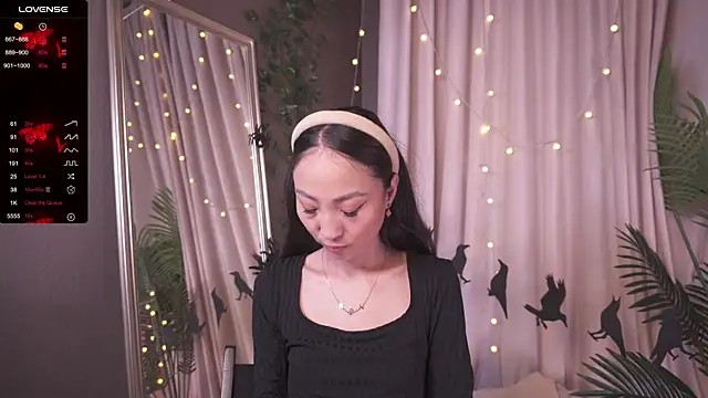 1reisatumi  online show from October 31, 1:26 pm