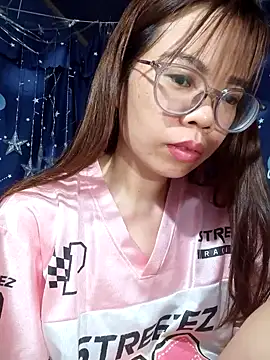   Mai-love19   online show from April 9, 8:20 am