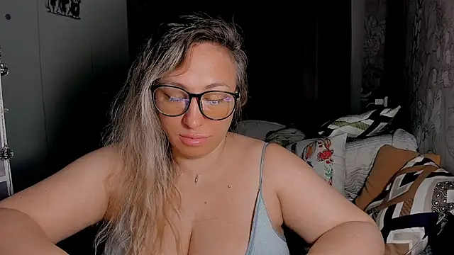 CumOnMy Tits online show from April 6, 2:44 am